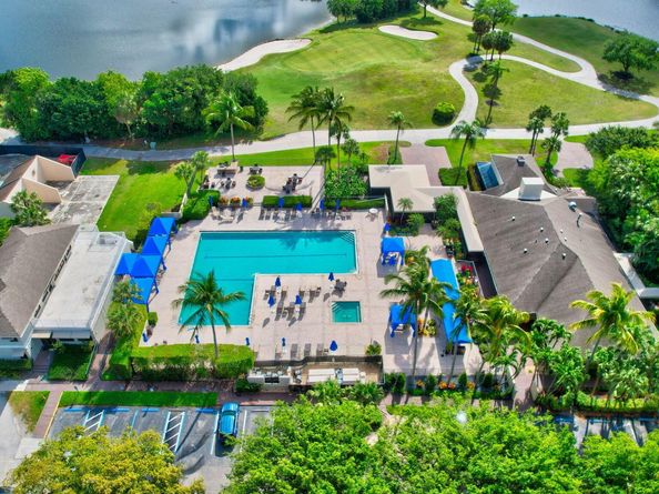 5785 Fairway Park Court 204, Boynton Beach FL 33437