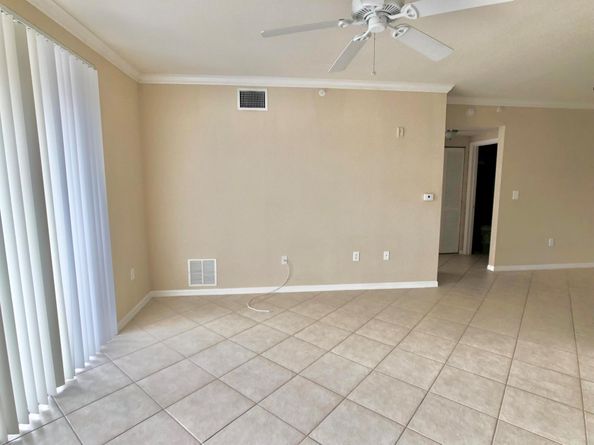 6466 Emerald Dunes Drive 203, West Palm Beach FL 33411