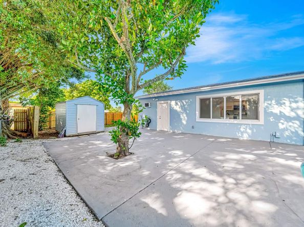 6812 Rio Pinar, North Lauderdale FL 33068