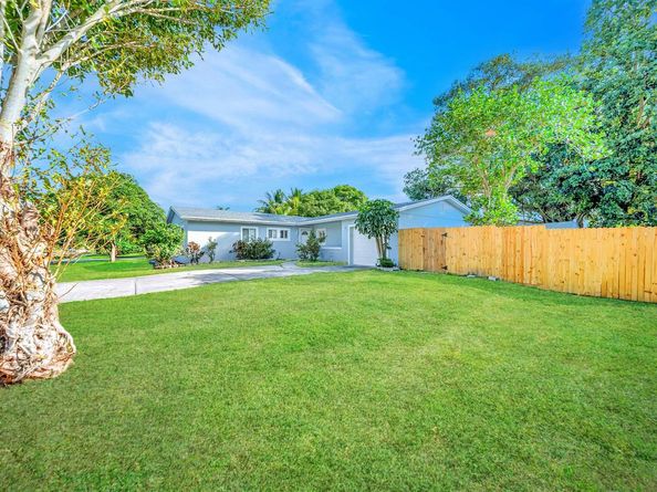 6812 Rio Pinar, North Lauderdale FL 33068