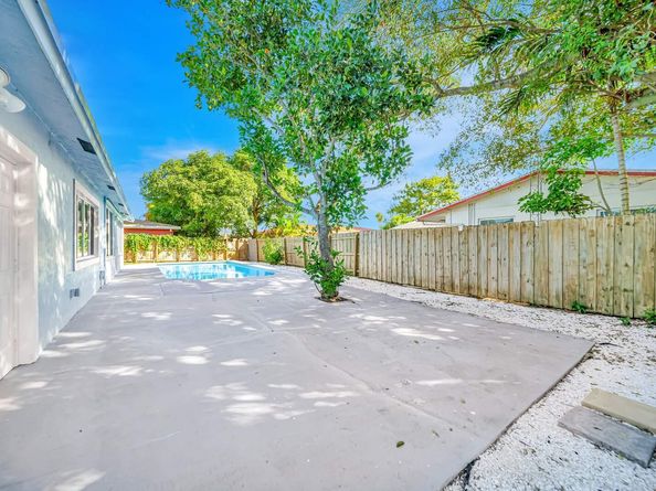 6812 Rio Pinar, North Lauderdale FL 33068