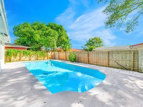 6812 Rio Pinar, North Lauderdale FL 33068