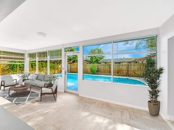 6812 Rio Pinar, North Lauderdale FL 33068