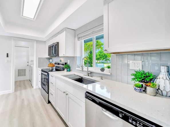 6812 Rio Pinar, North Lauderdale FL 33068