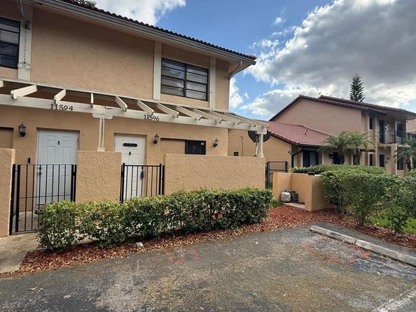 11596 NW 45th St 4, Coral Springs FL 33065