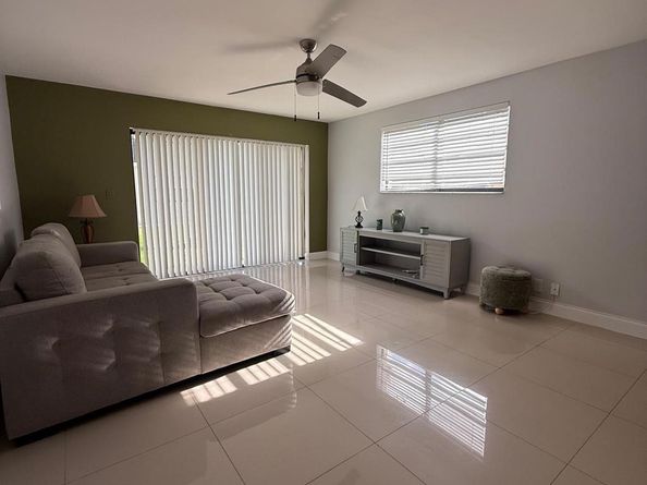 11596 NW 45th St 4, Coral Springs FL 33065