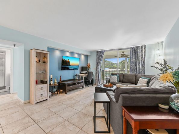 198 NW 67th Street 207, Boca Raton FL 33487