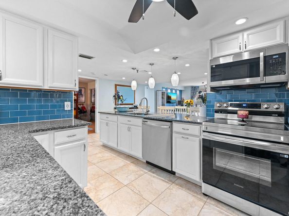 198 NW 67th Street 207, Boca Raton FL 33487