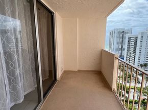 1865 S Ocean Dr 17H, Hallandale Beach FL 33009