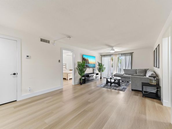 1428 SE 4th Avenue 215, Deerfield Beach FL 33441