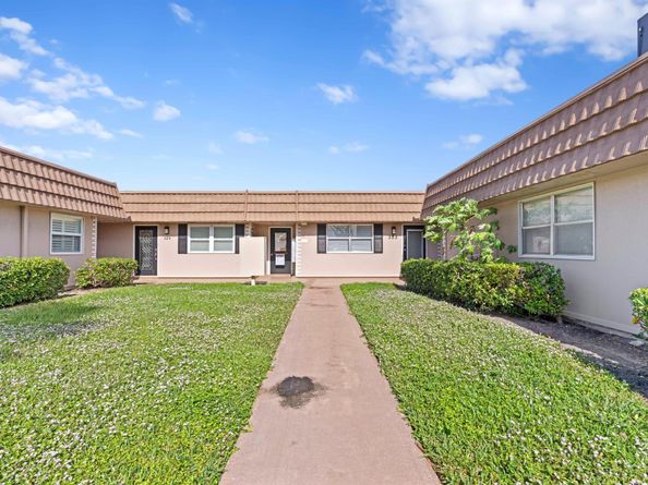323 Seville N, Delray Beach FL 33446