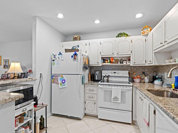 323 Seville N, Delray Beach FL 33446