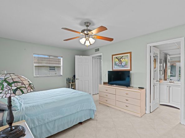 323 Seville N, Delray Beach FL 33446