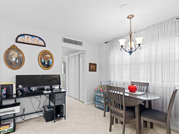 323 Seville N, Delray Beach FL 33446