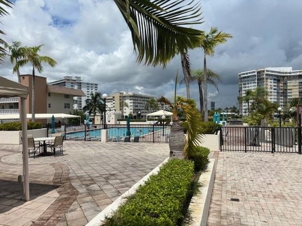 1865 S Ocean Dr 11N, Hallandale Beach FL 33009