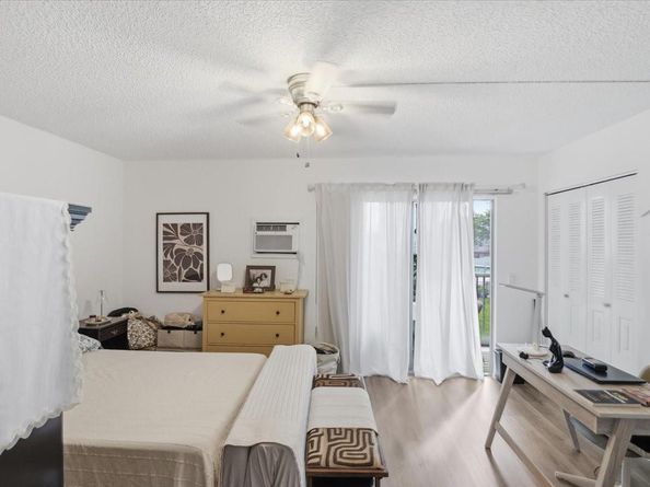 13300 SW 1st St 206o, Pembroke Pines FL 33027