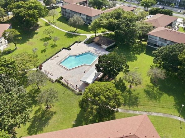 13300 SW 1st St 206o, Pembroke Pines FL 33027
