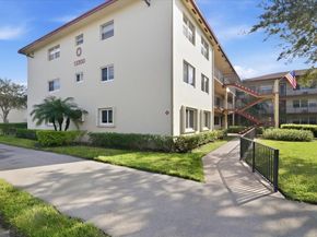 13300 SW 1st St 206o, Pembroke Pines FL 33027