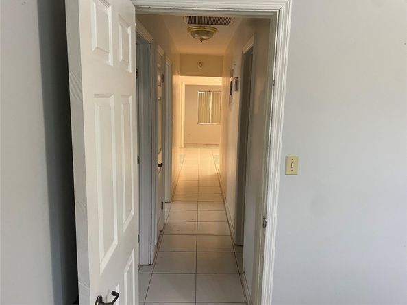 2215 NW 9th Ct, Fort Lauderdale FL 33311