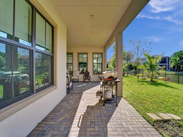 9345 Carrington Ave, Parkland FL 33076