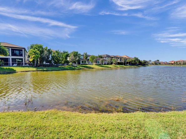 9345 Carrington Ave, Parkland FL 33076