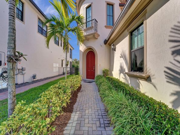 9345 Carrington Ave, Parkland FL 33076