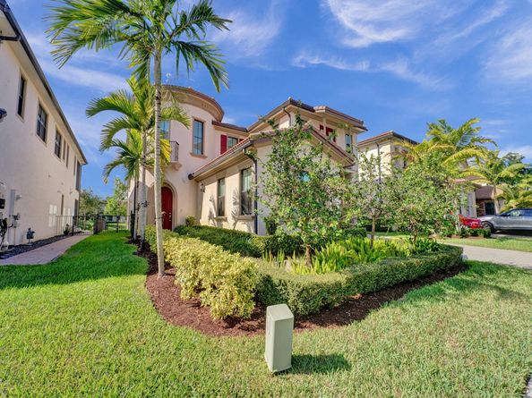 9345 Carrington Ave, Parkland FL 33076