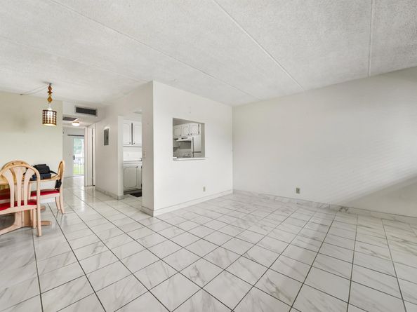 400 Village Green Circle W 205, Palm Springs FL 33461