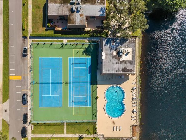 581 Springdale Cir 58A, Palm Springs FL 33461