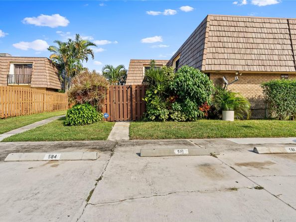 581 Springdale Cir 58A, Palm Springs FL 33461