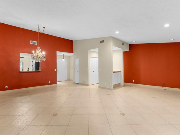 10971 Lake Front Pl 10971, Boca Raton FL 33498