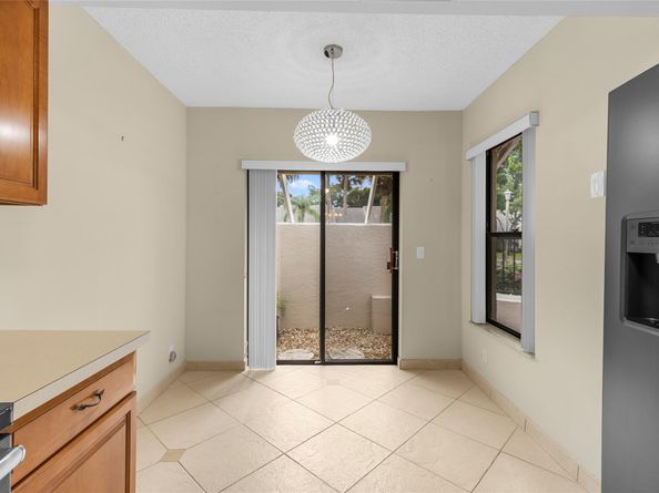10971 Lake Front Pl 10971, Boca Raton FL 33498