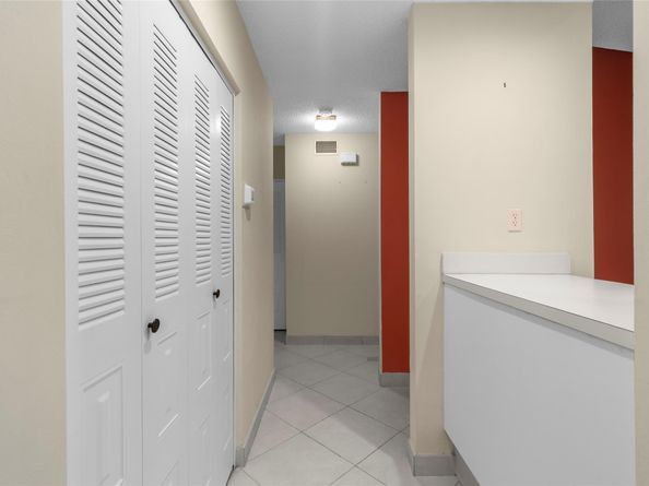 10971 Lake Front Pl 10971, Boca Raton FL 33498