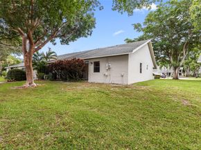 10971 Lake Front Pl 10971, Boca Raton FL 33498