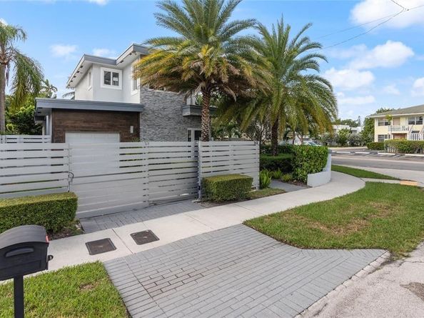 743 NE 17th Way, Fort Lauderdale FL 33304