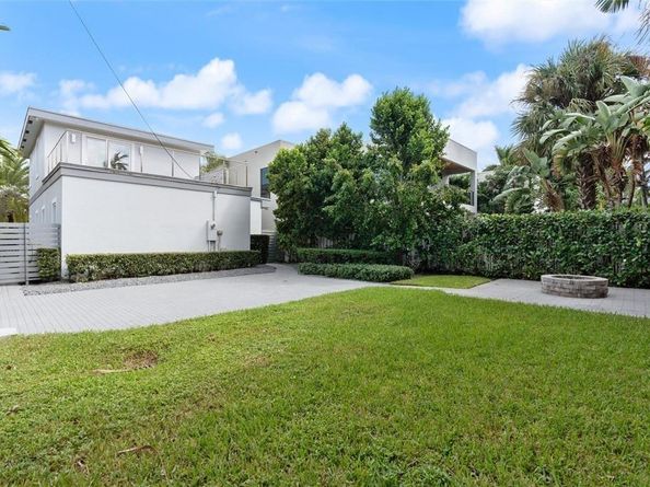 743 NE 17th Way, Fort Lauderdale FL 33304