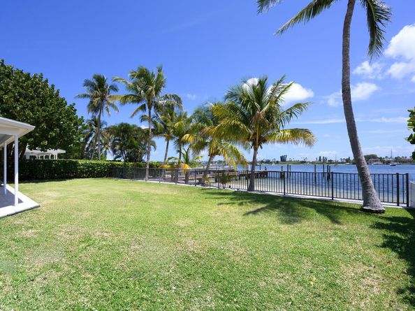 3208 N Flagler Drive, West Palm Beach FL 33407