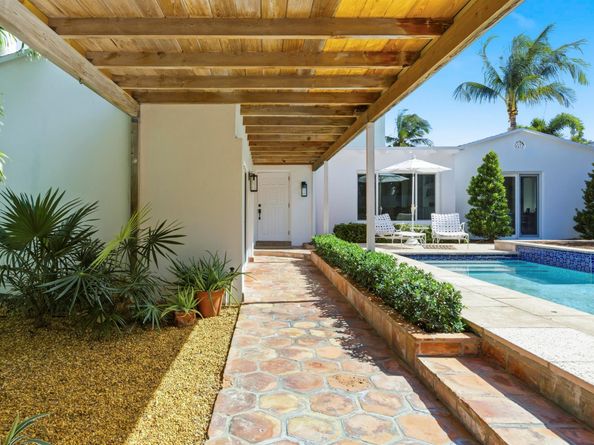 3208 N Flagler Drive, West Palm Beach FL 33407