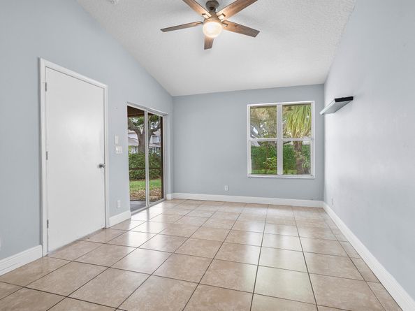 1 Glamis Way, Boynton Beach FL 33426