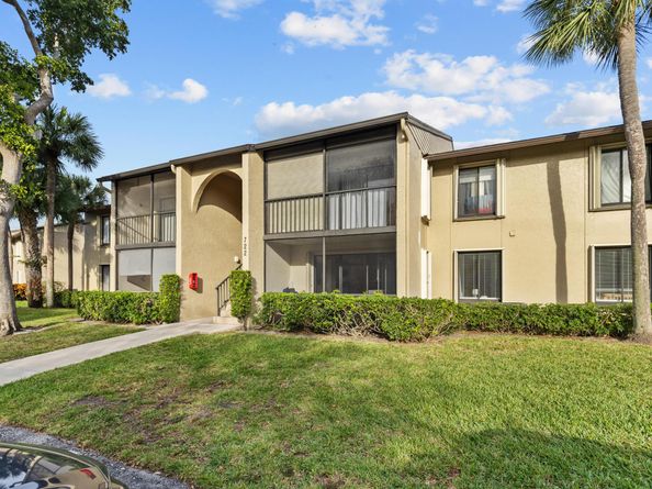 722 Sunny Pine Way D1, Greenacres FL 33415
