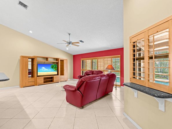 1120 NW 100th Way, Plantation FL 33322