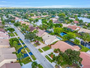 1120 NW 100th Way, Plantation FL 33322