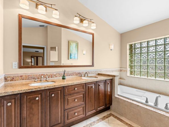 1120 NW 100th Way, Plantation FL 33322