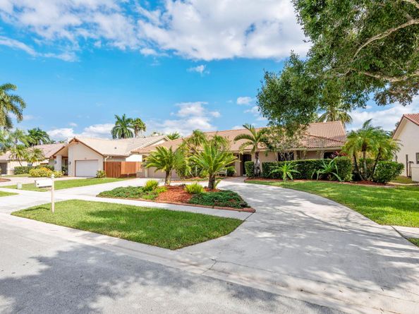1120 NW 100th Way, Plantation FL 33322