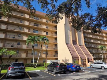 3001 W Rolling Hills Cir