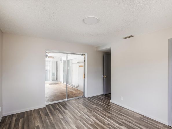 6668 NW 1st St, Margate FL 33063