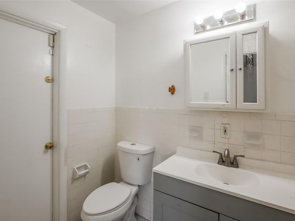 6668 NW 1st St, Margate FL 33063