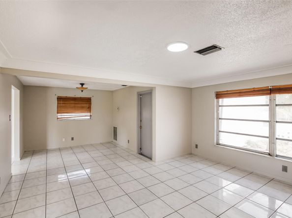 6668 NW 1st St, Margate FL 33063