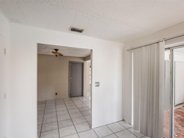 6668 NW 1st St, Margate FL 33063