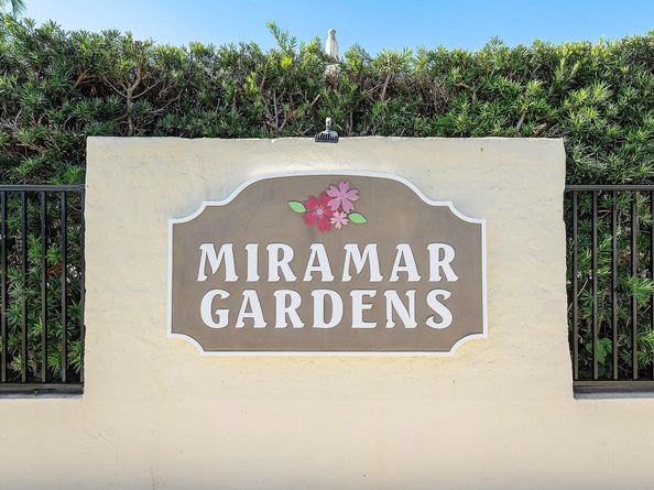 80 Venetian Drive 304s, Delray Beach FL 33483